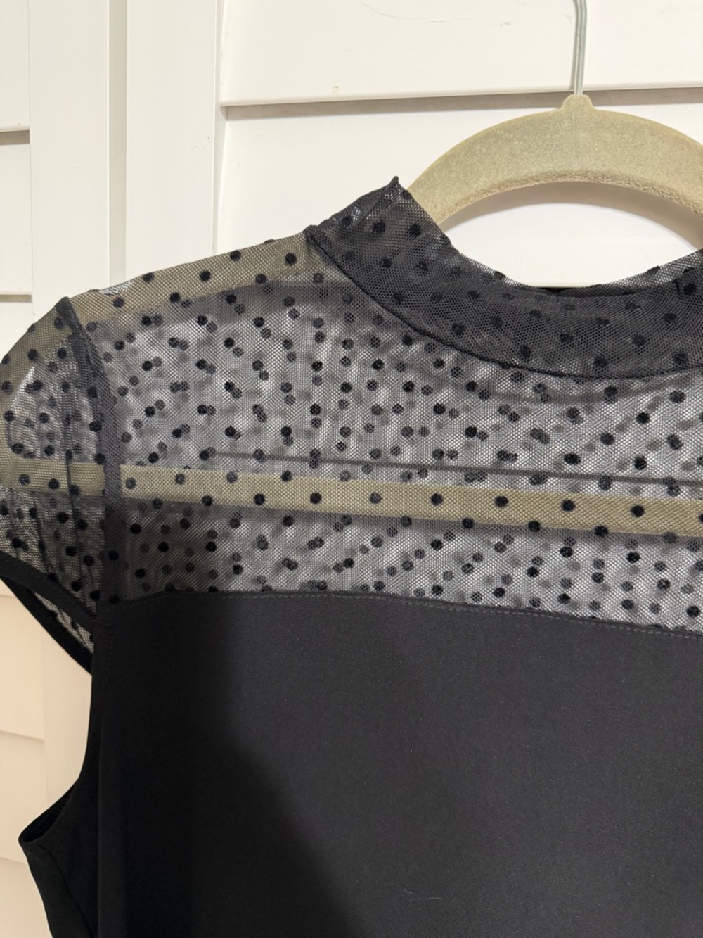 Anne Klein Black Dot Mesh Yoke Cap Sleeve Blouse - Picture 5 of 5